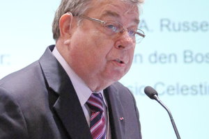  Henry Russell berichtete zum aktuellen Stand der Arbeitsgruppe 6 